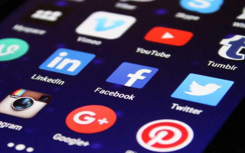 V2ray 和 SSR 有啥区别，V2ray 和 SSR 的详细对比